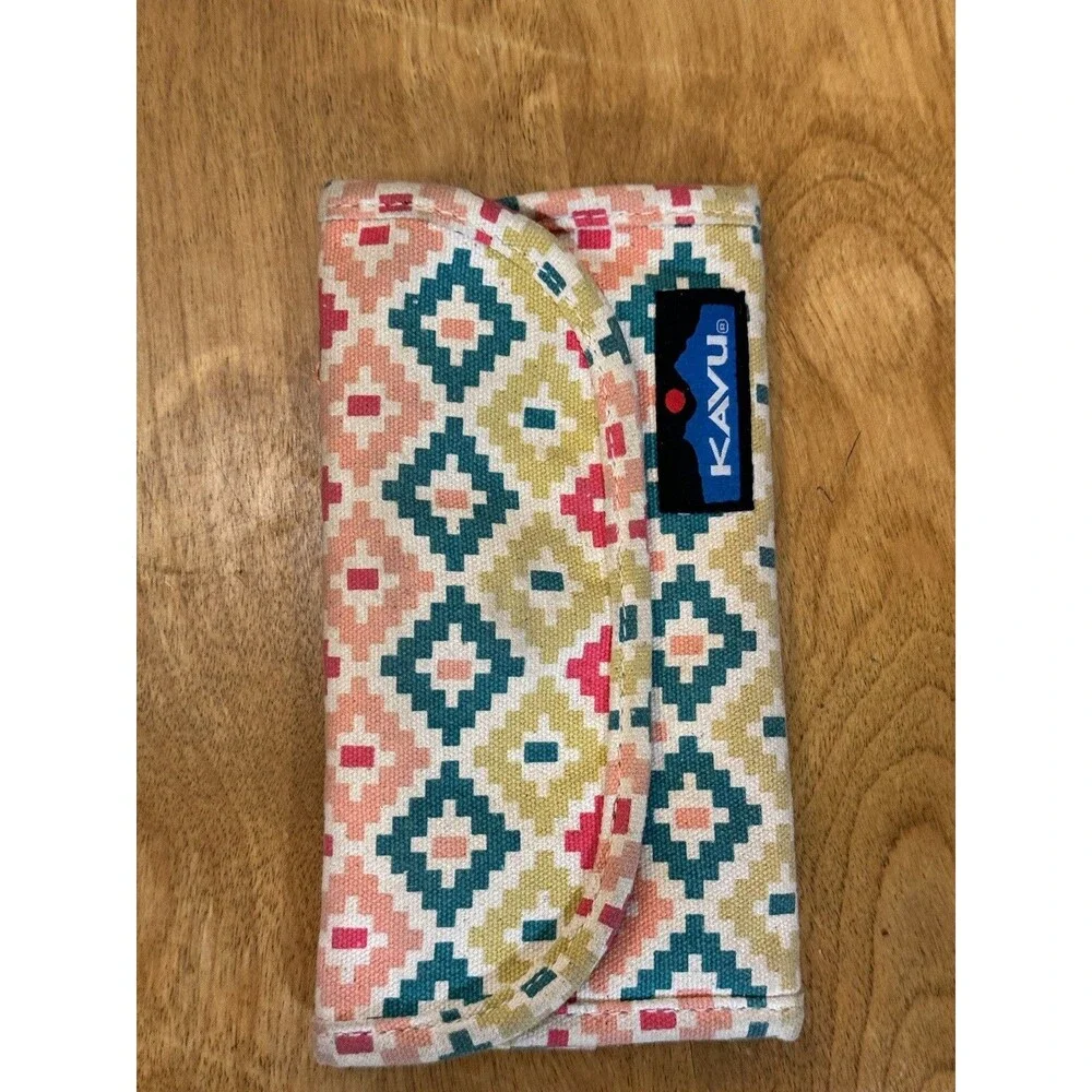 Kavu this women